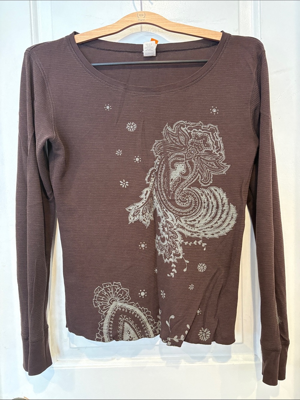 Lucy vintage chocolate Long-Sleeve pima cotton blend with Cream Paisley Print